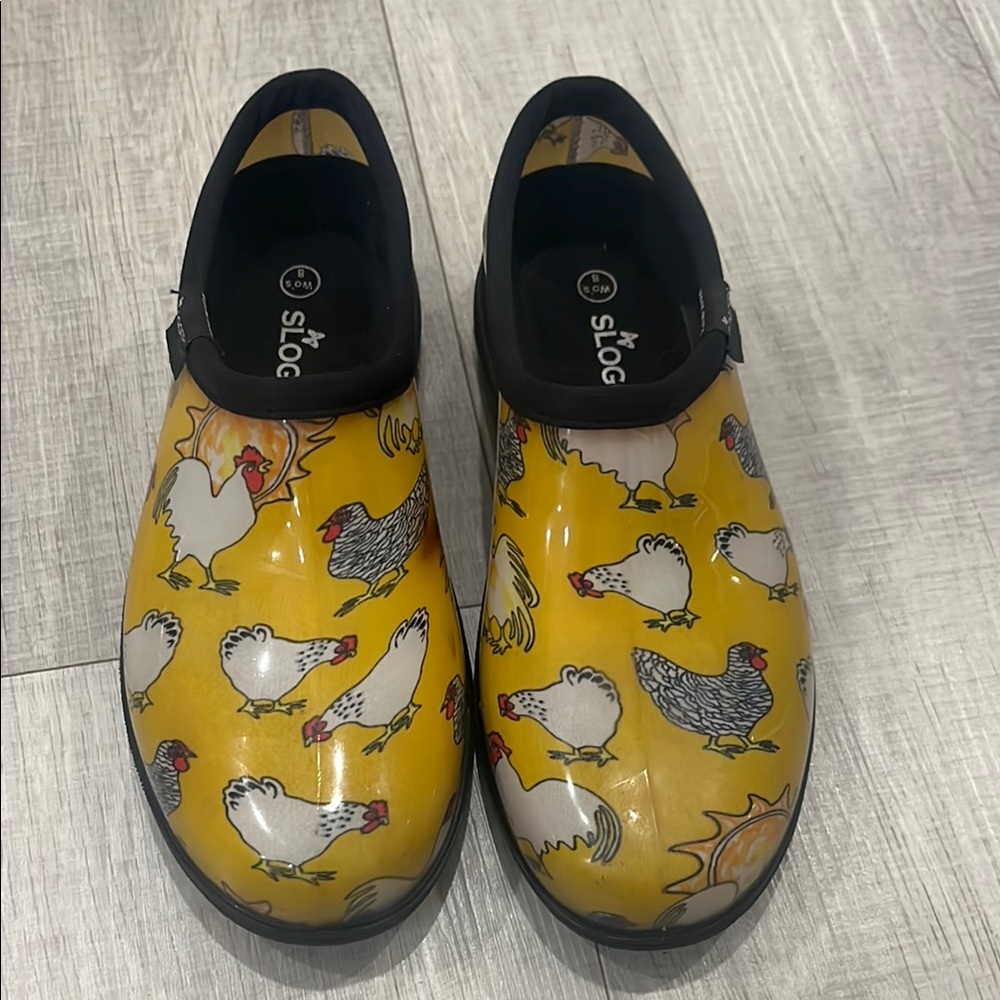 Sloggers With Chicken Design